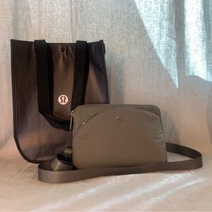 LULULEMON Athletica Curved Lines Crossbody Bag in Olive Green 💚